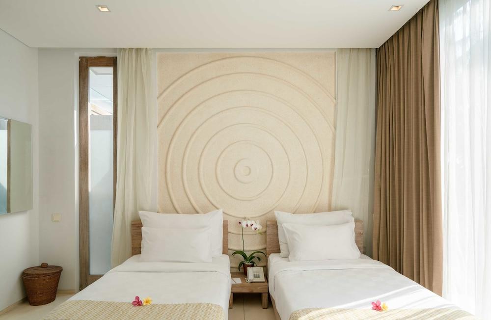 Svarga Resort Lombok Senggigi Esterno foto