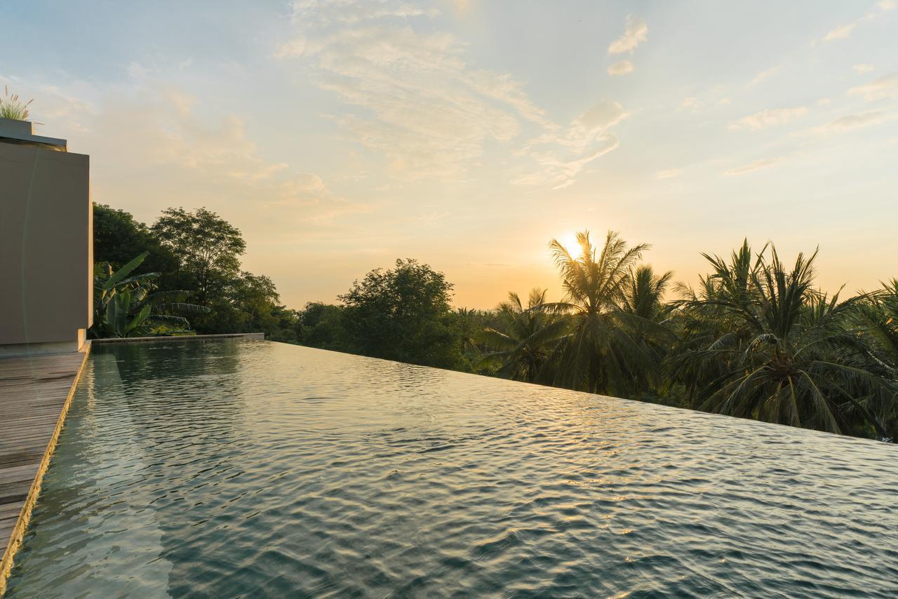 Svarga Resort Lombok Senggigi Esterno foto