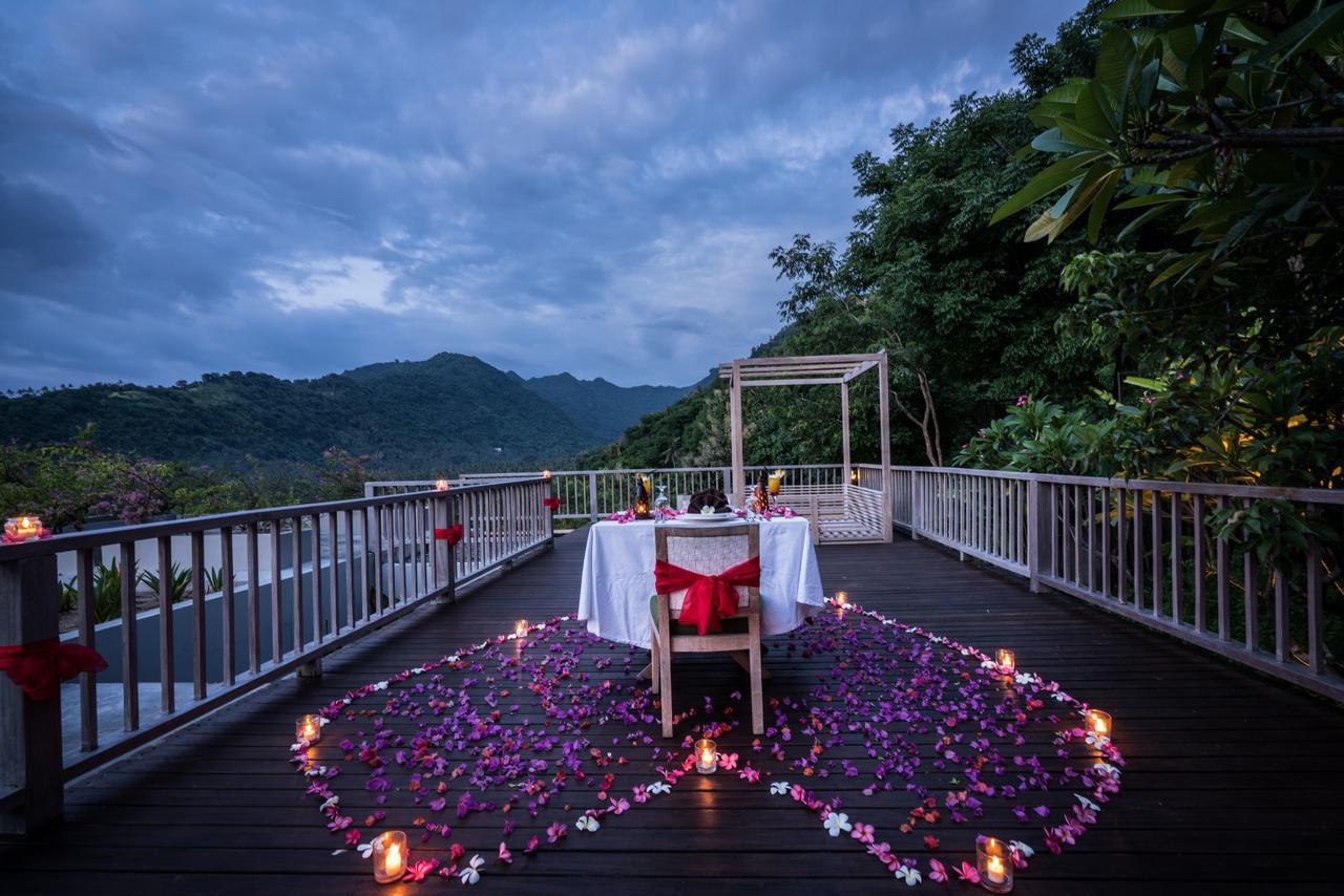 Svarga Resort Lombok Senggigi Esterno foto